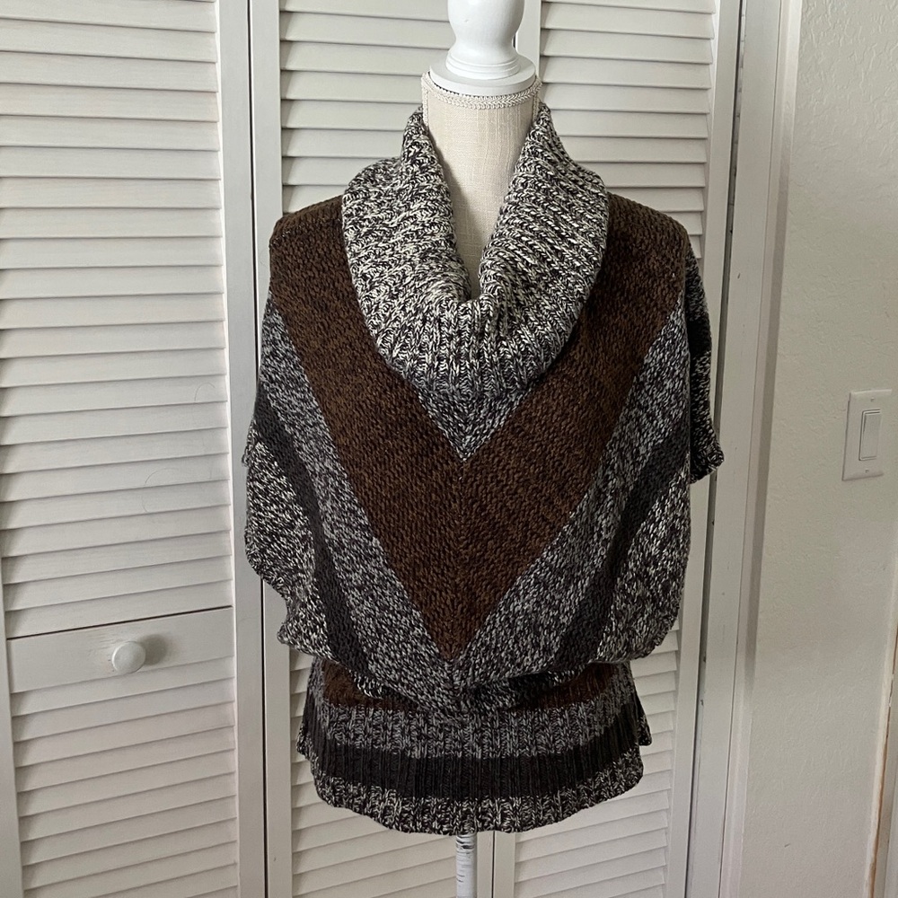 Attyre Brown & Gray Chevron Cowl Sweater Vest Style Size M Cozy